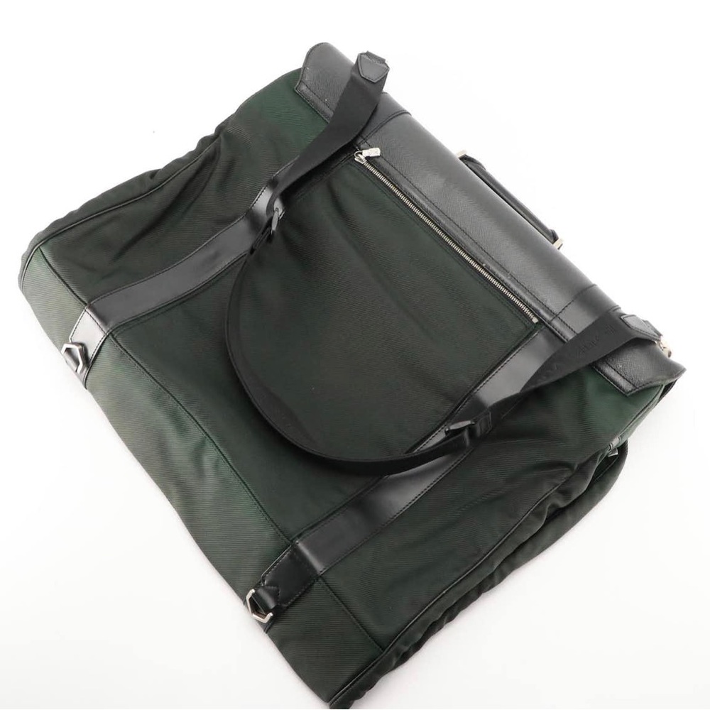 Louis Vuitton Taiga Gibeciere Garment Bag 💼 - Picture 2 of 12